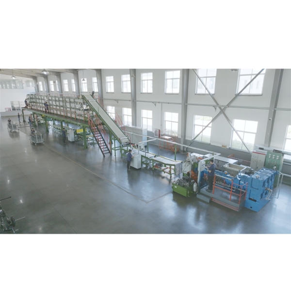  履带胶片压延